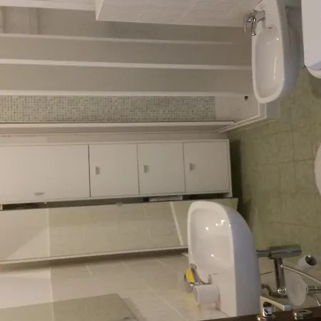 Dellea Apartment Luino